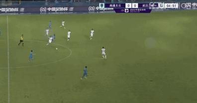 此前博维禁区内与对方相撞倒地，裁判没有表示。